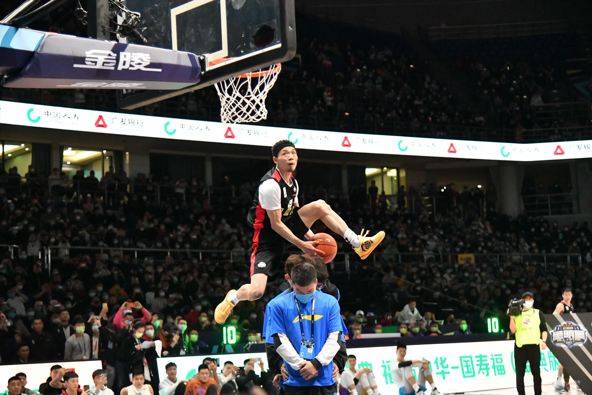 一位拥有强 一位拥有强